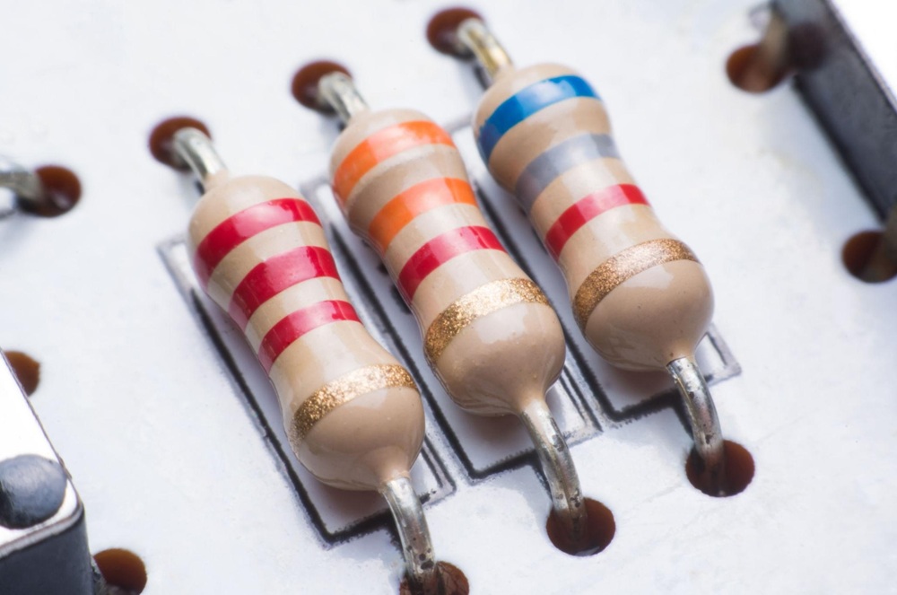 Ohmic Resistors Explained: Working, Uses, and Selection Guide